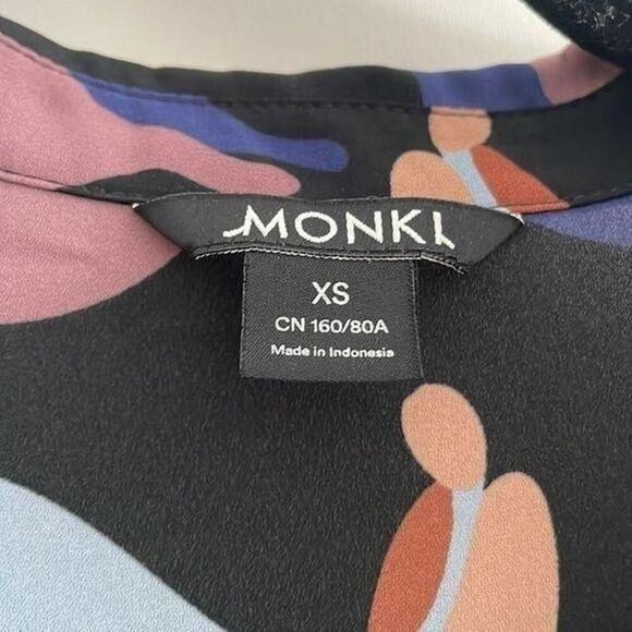 Vibrant Camo Button-Up‎ Blouse - Picture 2 of 3